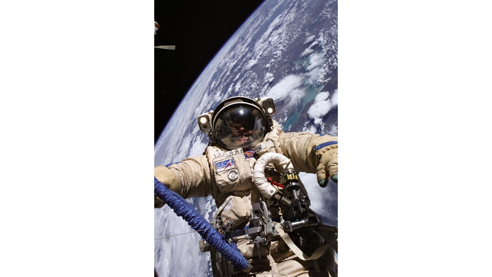 This is what it's like to walk in space